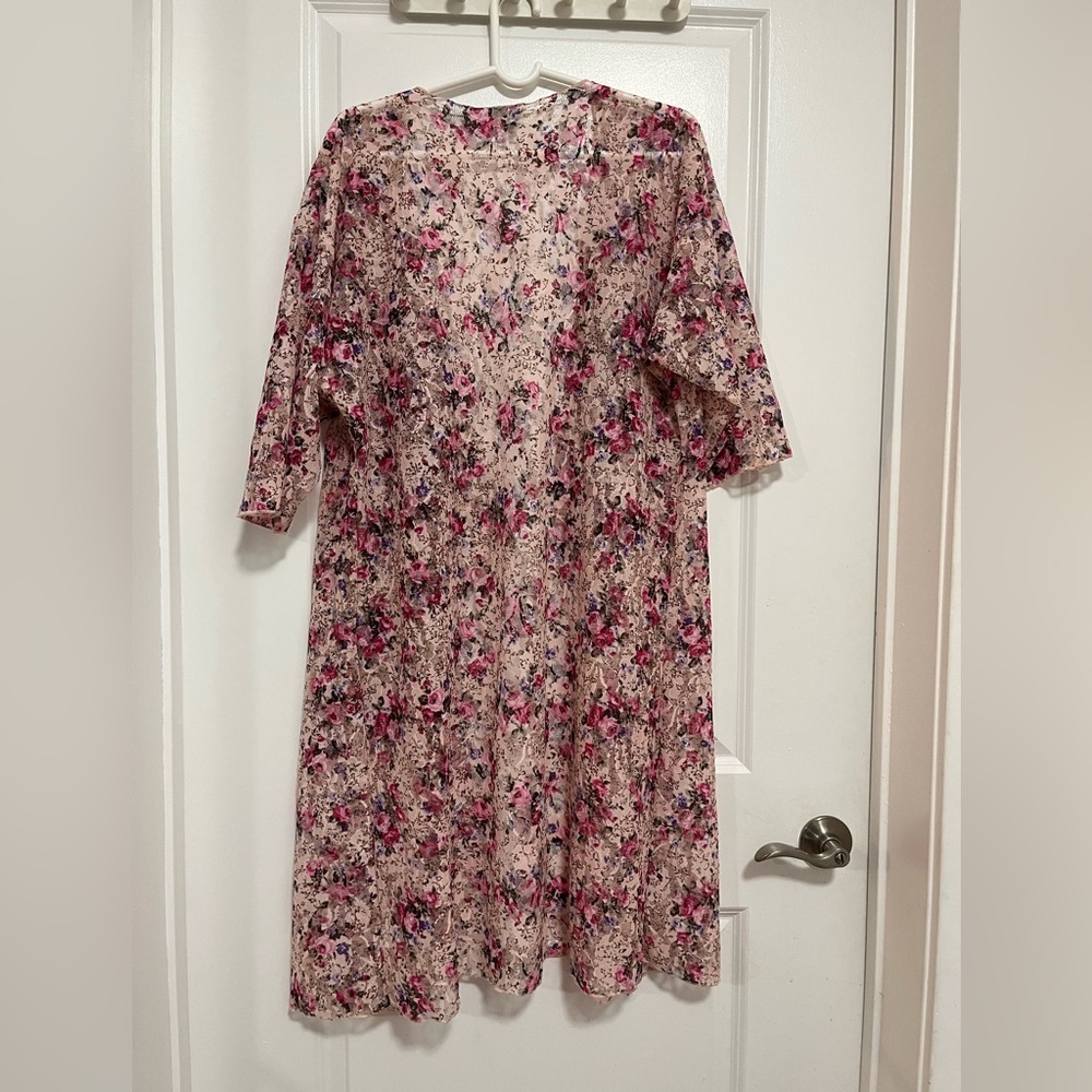 LuLaRoe Floral Lace Duster Kimono Cardigan Size M - Picture 4 of 8